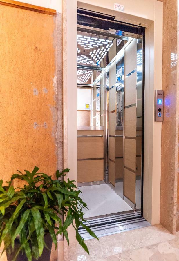 Vebis Guesthouse Roma Esterno foto
