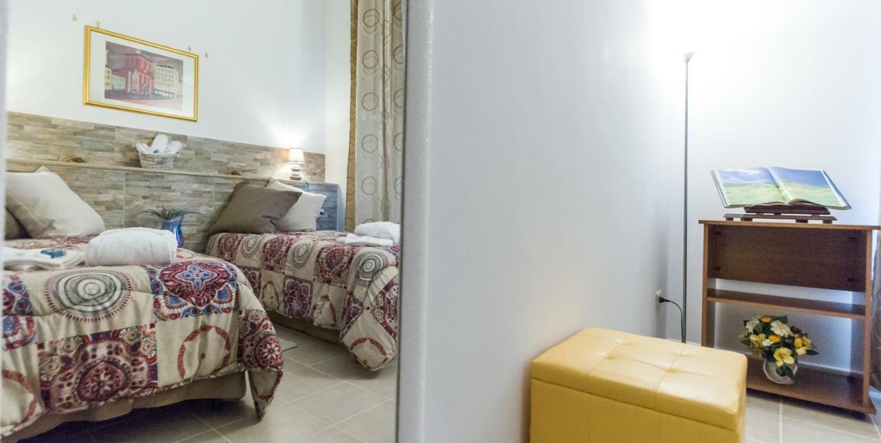 Vebis Guesthouse Roma Esterno foto